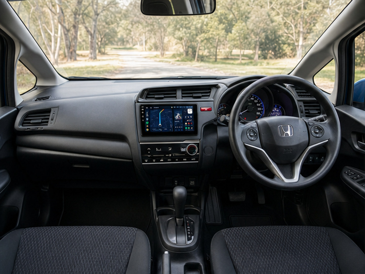Замена магнитолы и мультимедиа Honda Fit